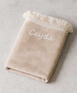 Autre vue d'un tapis de prière pour enfants avec nom