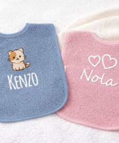 Slabbetje met naam geborduurd