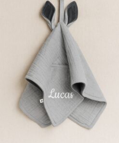 Vue alternative du doudou kangourou BIBS avec nom